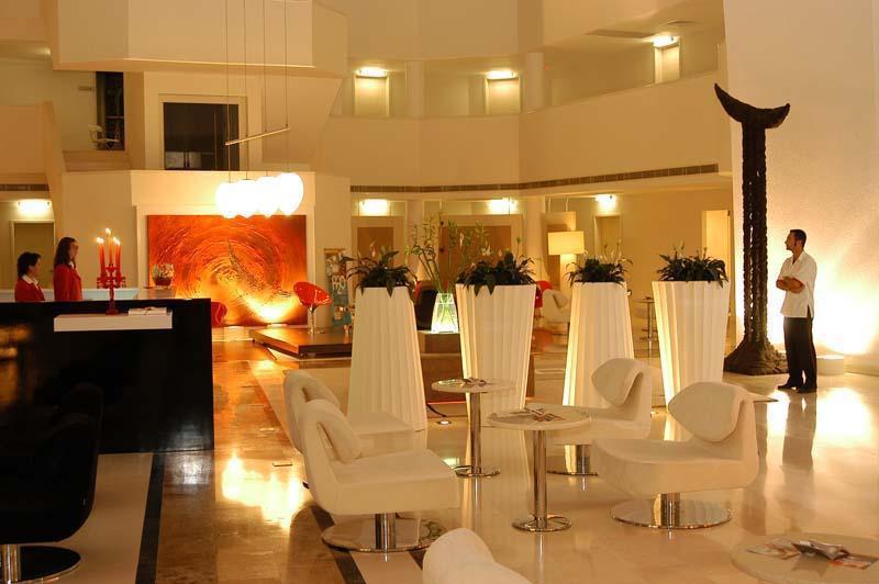 Sisus Hotel Çeşme Interno foto