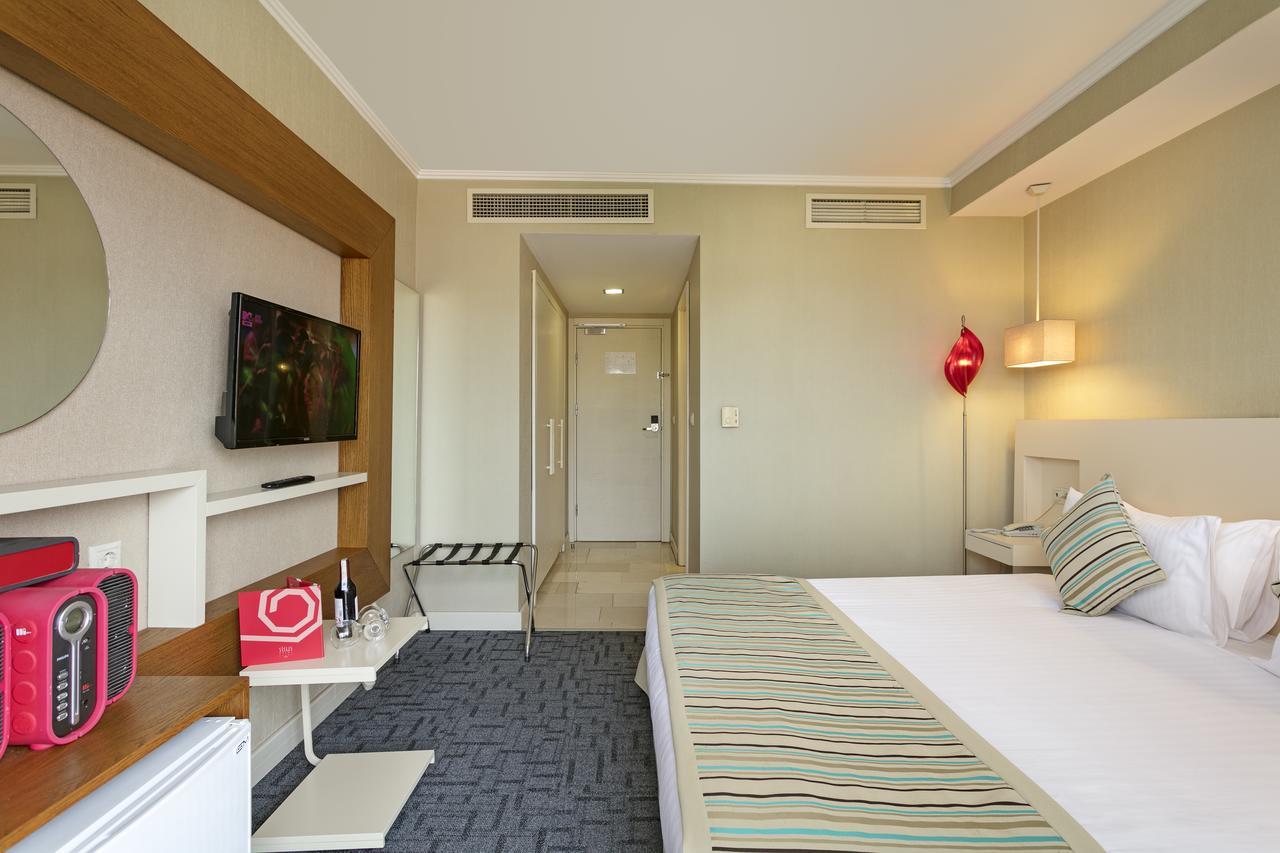 Sisus Hotel Çeşme Esterno foto