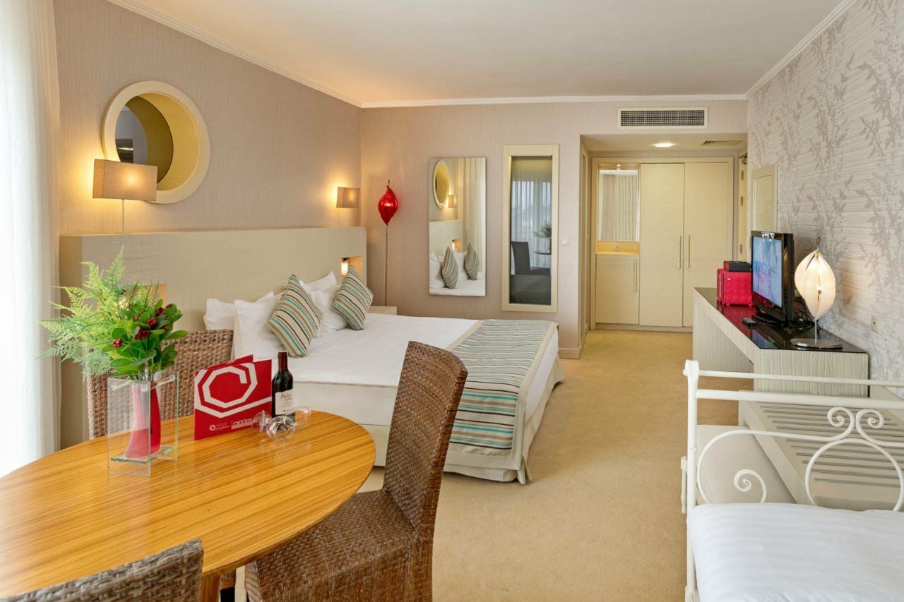 Sisus Hotel Çeşme Esterno foto