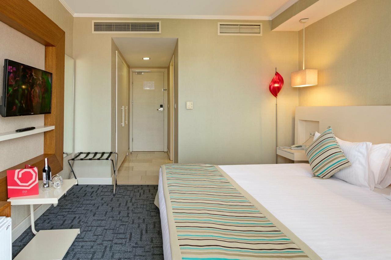 Sisus Hotel Çeşme Esterno foto